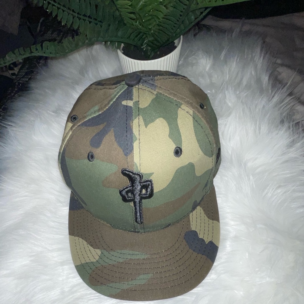 Like new RDS hat 7 1/8 - Picture 2 of 7